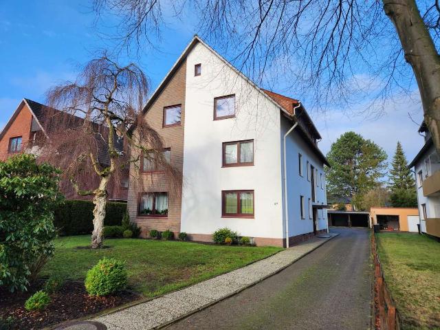 Mitten in Spaden ruhig gelegene 2 Zi. Dachgeschosswohnung + Garage