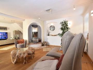 Mittendrin: Penthouse + 156 m² Sonnenterrasse + 360m²Garten