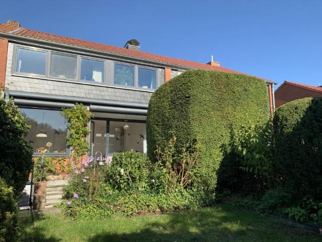 Mittelreihenhaus mit Südterrasse in Hittfeld – hell, großzügig, charmant