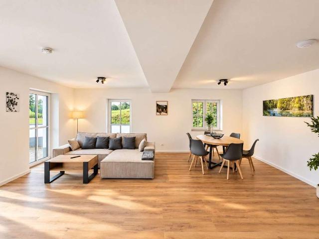 Mit 2 Schlafzimmern, ansprechendes Design KFW70 Standard