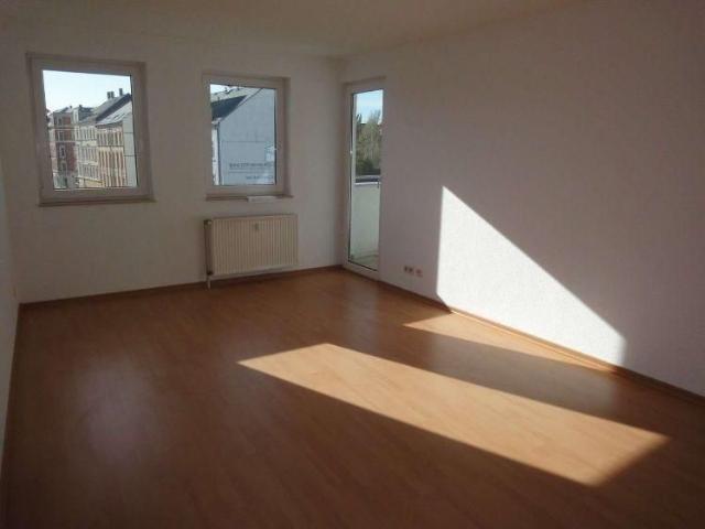 Mit Aufzug ins 2.OG Süd Balkon Schlafen zum Innenhof Stellplatz
