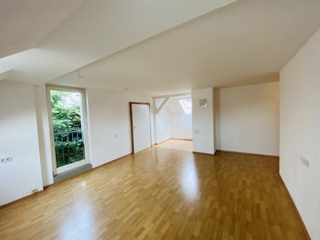 Mit Aufzug! Schicke 3 Raum Wohnung mit Dusche und Wanne im Zentrum von Gera