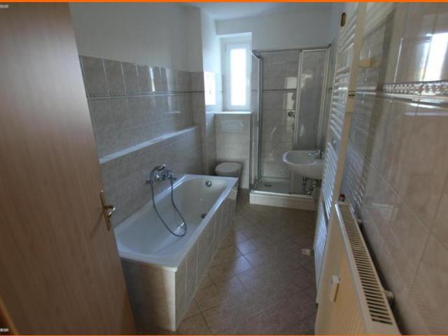 Mit Aufzug! 2 Raum Whg. mit Balkon, Bad mit Wanne & Dusche! In der Geraer Innenstadt!