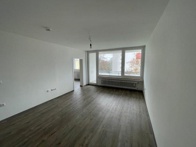 Mit Balkon! Familienfreundliche 4 Zi. Wohnung