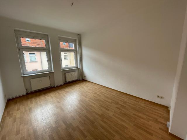 Mit Balkon! Helle 2 Zimmer Wohnung sucht Nachmieter!
