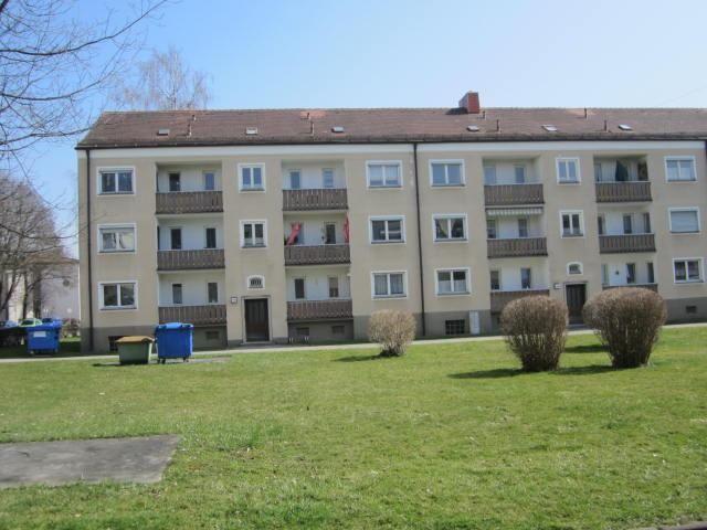 Mit Balkon! Praktische 3 Zimmer Wohnung