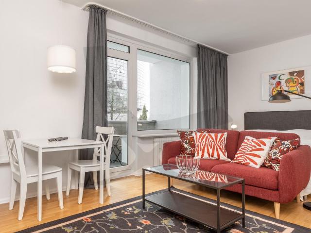 Mit Balkon