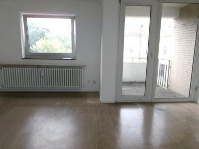 Mit Blick auf das Theater, 1 Zimmer Wohnung mit Balkon