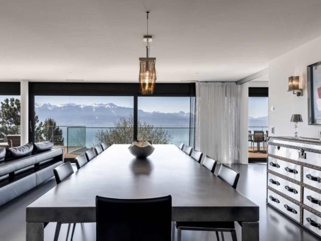Mit Blick auf den Lake Geneva, außergewöhnliches Doppelhaus Penthouse
