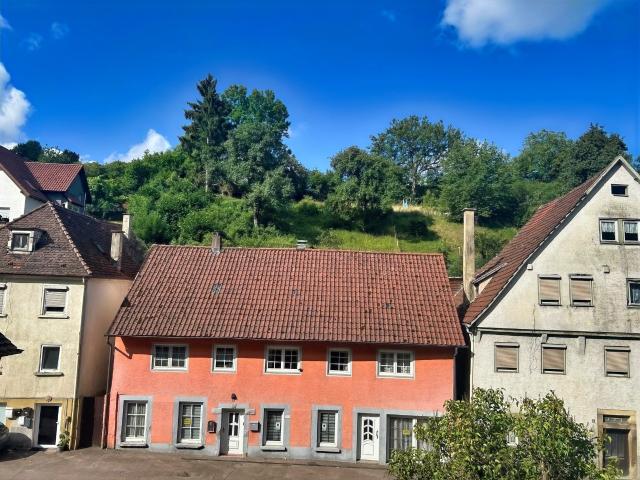 Mit Blick auf die Comburg.