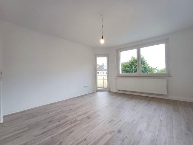 3 Zimmer Wohnung mit Einbauküche!