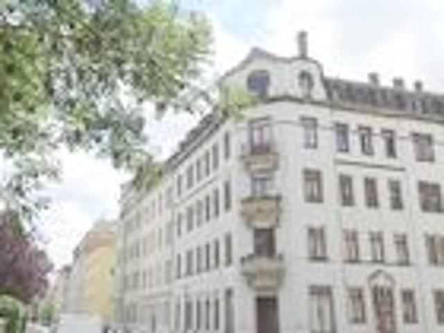 mit EBK! DG Wohnung am Klinikum Friedrichstadt