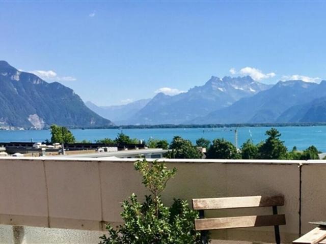 MIT EINER AUSSICHT, DIE IHNEN AUSGEZEICHNET IST