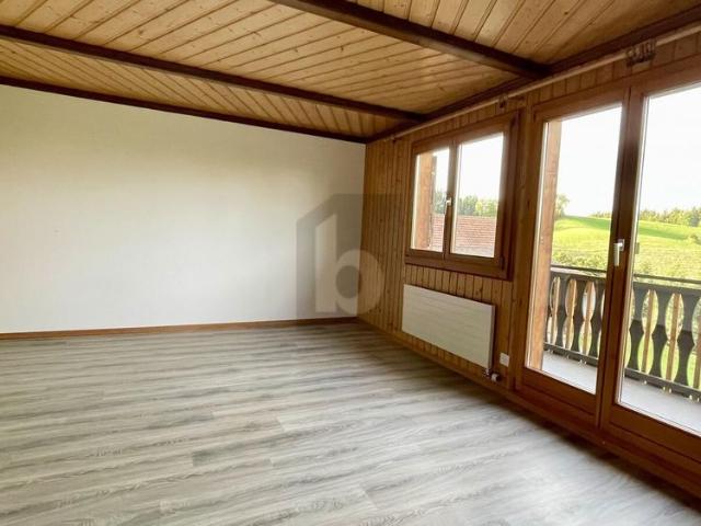 MIT NEUER KÜCHE UND UNVERBAUBAREM AUSBLICK