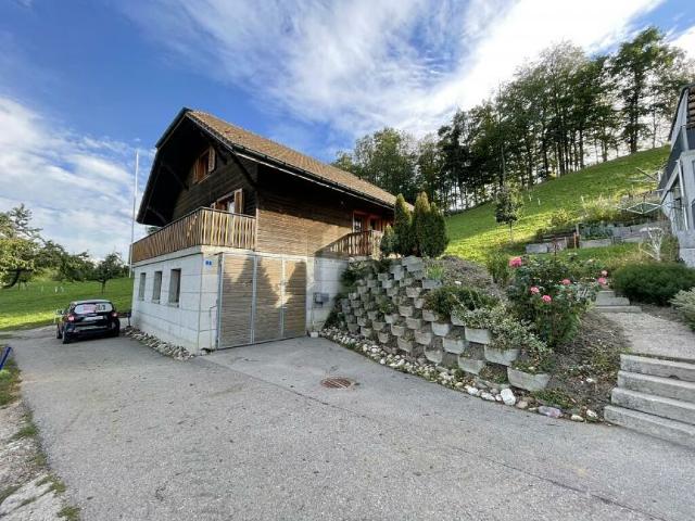 MIT NEUER KÜCHE UND UNVERBAUBAREM AUSBLICK