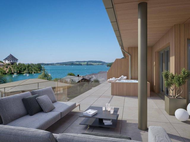 MIT SEEZUGANG: 4 Zimmer Wohnung mit Blick über den See
