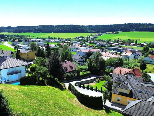 Mit Panoramablick: Bungalow in Friedburg