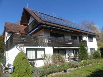 Mit Weitblick! Schönes Zweifamilienhaus inkl. Sauna und Doppelgarage! In Buchschwabach OT Roßtal!
