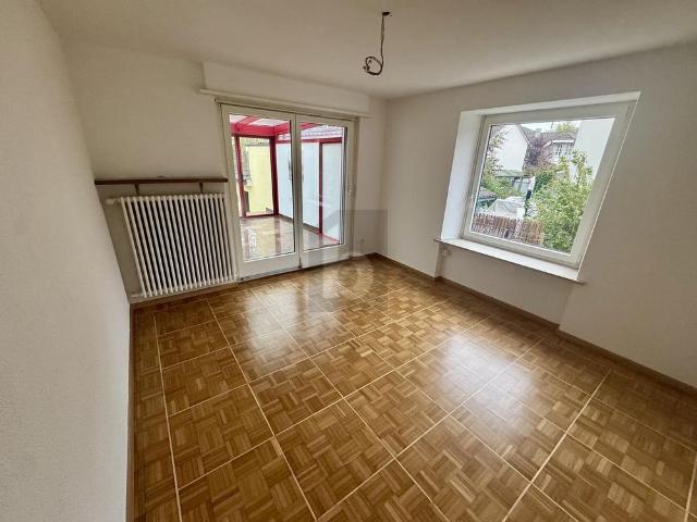 MIT WINTERGARTEN, GARAGE UND GARTEN!
