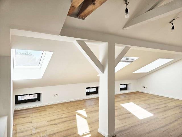 Mit Video: Einmaliges Dachstudio mit Fußbodenheizung WE 9