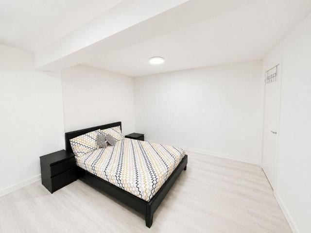 Mitcham CR4 Studio to rent £1,000 pcm £231 pw