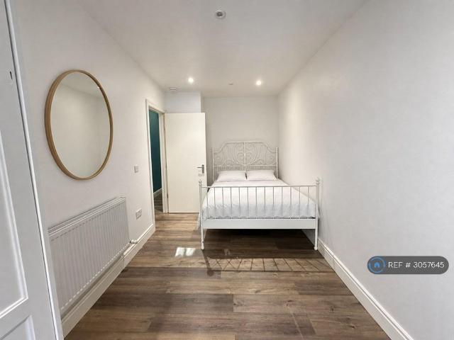 Mitcham Lane, London, SW16 1 bed in a flat share to rent £995 pcm £230 pw