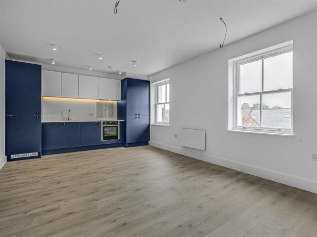Mitcham Lane, SW16 2 bed block of apartments to rent £2,300 pcm £531 pw