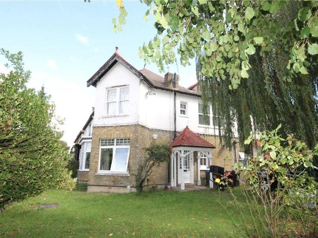 Mitcham Park, Mitcham, CR4 2 bed apartment to rent £1,850 pcm £427 pw