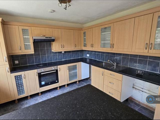 Mitcham Place, Milton Keynes, MK13 4 bed semi detached house to rent £1,850 pcm £427 pw