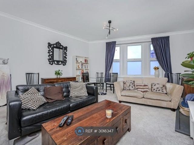 Mitcham Road, London SW17, 3 bed flat to rent, £3,200 pcm | PrimeLocation
