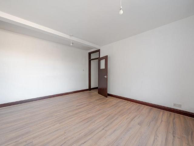 Mitcham Road, London, SW17 2 bed flat to rent £1,950 pcm £450 pw
