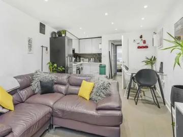 Wandle Park, London, Greater London - Equipped kitchen