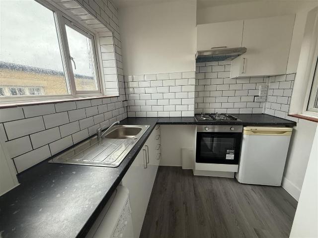Mitcham Road, Tooting SW17, 1 bed flat to rent, £1,425 pcm | PrimeLocation