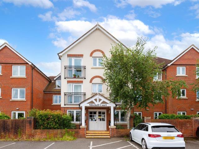 Mitchell Court, Massetts Road, Horley RH6, 1 bed flat to rent, £1,100 pcm | PrimeLocation