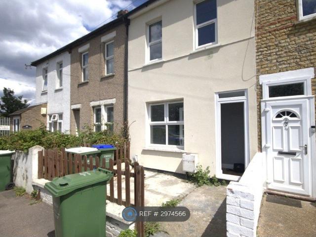 Mitchell Close, Belvedere DA17, 3 bed terraced house to rent, £1,900 pcm | PrimeLocation