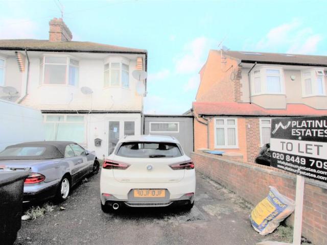 Mitchell Road, London N13 House share to rent £700 pcm £162 pw