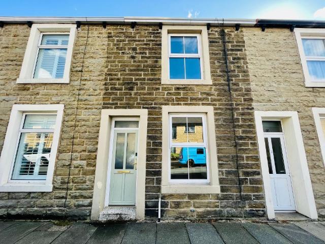 Mitchell Street, Clitheroe, BB7 1DF 2 bed terraced house to rent £950 pcm £219 pw