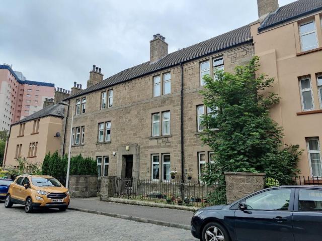 Mitchell Street, Dundee DD2 3 bed flat to rent £1,390 pcm £321 pw