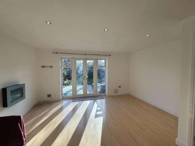 Mitford Close, Reading, RG7