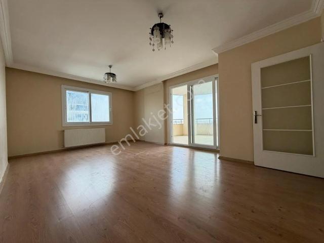 Mithatpaşa Mah kanal Manz groseri Karşısı 3+1 ç.b kilerli kiralık Daire