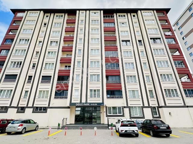 Mithatpaşa Mahallesinde 3+1 Kiralık Daire