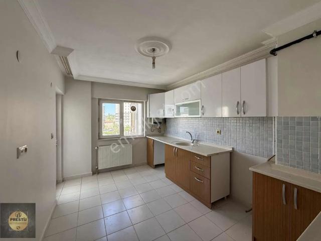 Mithatpaşa Mh. Erkilet Bul. Yakını Meskenli 3+1 Satılık Daire