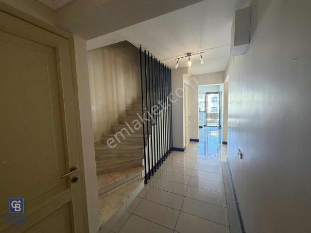 Mithatpaşa Cad. Üzeri 150 M² 3+1 Dubleks Kiralık Daire
