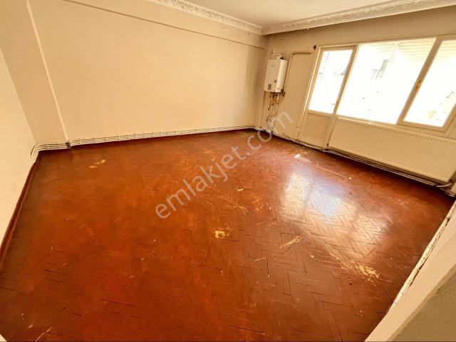 Mithatpaşa Cadde Yakını 2+1 100m2 Doğalgazlı Daire