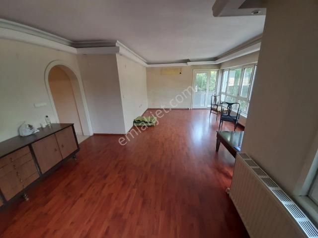 Mithatpaşa Caddesi Üzerinde 3+1 Asansörlü Satılık Daire