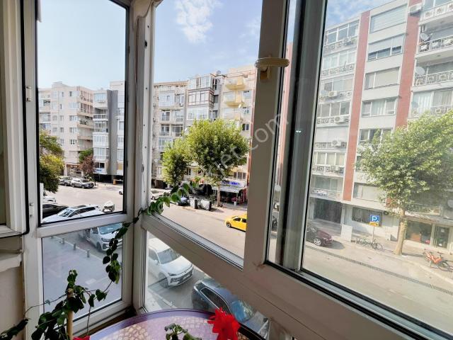 Mithatpaşa Caddesinde 3+1 Arakat 140m2 Bakımlı Daire