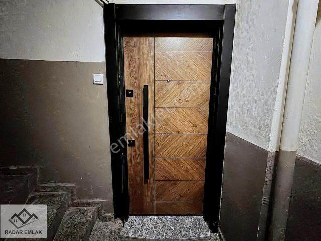 Mithatpaşa Caddesinde Arakat Full Tadilatlı Lüks Daire