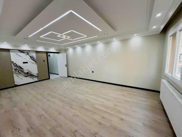 Mithatpaşa Da 3+1arakat 145 M2 İçi Full Tadilatlı Satılık Daşre