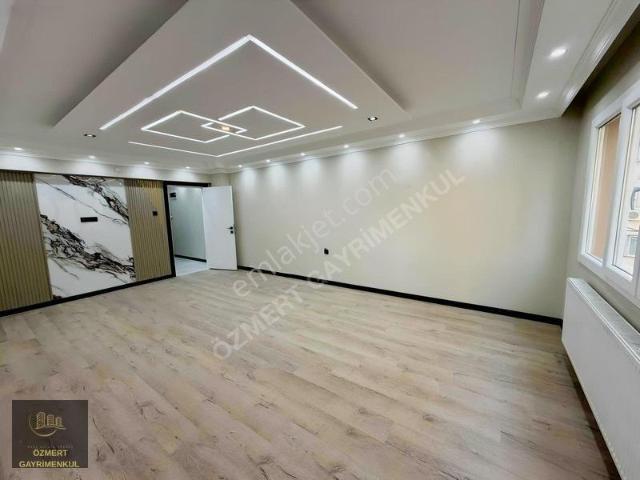 Mithatpaşa Da 3+1arakat 145 M2 İçi Full Tadilatlı Satılık Daşre