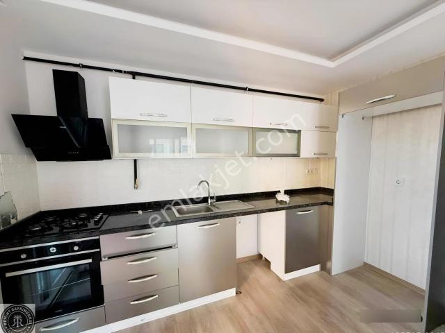 Mithatpaşa Kıyıboyu Geniş Oturumlu Full Kredi İmkanı 2+1 Daire